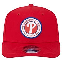 Casquette extensible à bouton-pression New Era rouge pour homme avec écusson circulaire 9SEVENTY des Philadelphia Phillies