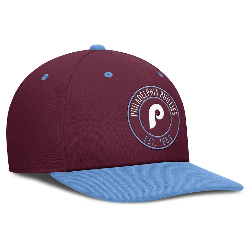 Casquette Nike Pro Dri-FIT Snapback pour homme, bordeaux/bleu clair, collection Cooperstown des Philadelphia Phillies