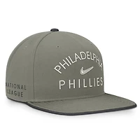 Casquette snapback Nike Olive Philadelphia Phillies Pro Dri-FIT pour homme
