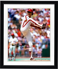 Steve Carlton Philadelphia Phillies Autographed 16" x 20" Leg Up Photograph