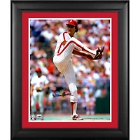 Steve Carlton Phillies de Philadelphie Encadré Photographie Autographiée 16" x 20" Leg Up