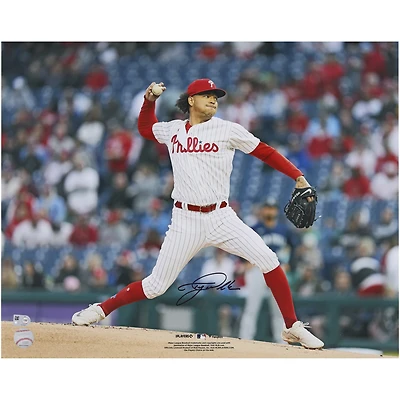 Photographie autographiée de 16" x 20" de Taijuan Walker, lanceur de maillot blanc des Philadelphia Phillies