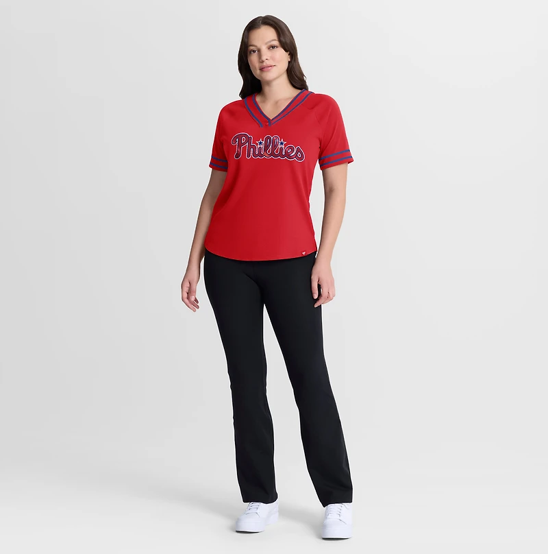 T-shirt raglan à col en V Fanatics rouge Philadelphia Phillies Diva Race Ahead pour femme