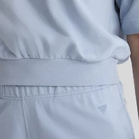 Polo à manches courtes Fanatics bleu ciel pour femme, modèle emblématique des Phillies de Philadelphie.