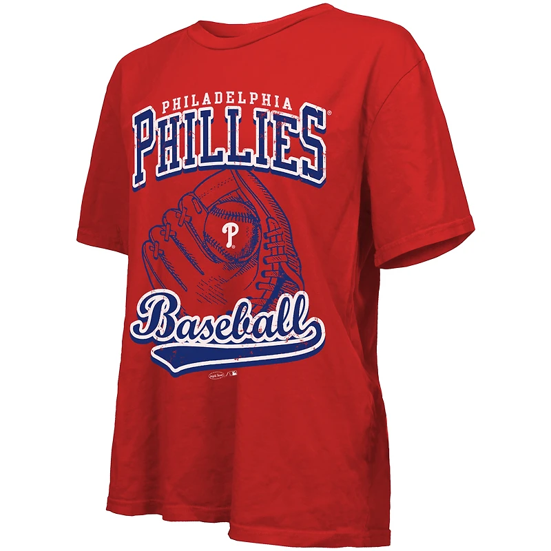 T-shirt surdimensionné rouge Majestic Threads pour femme, motif première base des Philadelphia Phillies