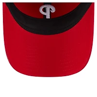 Casquette ajustable New Era 9TWENTY rouge pour femme avec ornement des Phillies de Philadelphie