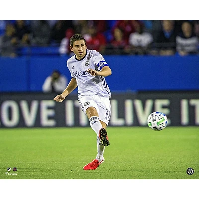 Photographie non signée d'Alejandro Bedoya lors d'un match de football entre le Philadelphia Union et New Jersey