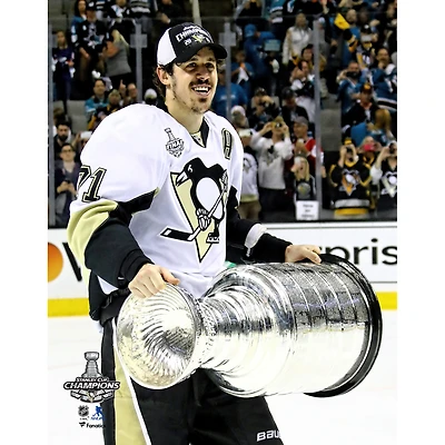 Evgeni Malkin Pittsburgh Penguins Unsigned 2016 Stanley Cup Champions Raising Photograph