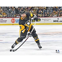 Photographie de Kris Letang avec le maillot noir non signé des Penguins Pittsburgh
