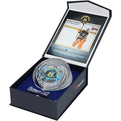Rondelle de cristal autographiée par Marc-André Fleury des Penguins de Pittsburgh, commémorant son retour à Pittsburgh – Remplie de glace utilisée lors du match du 27/09/2025