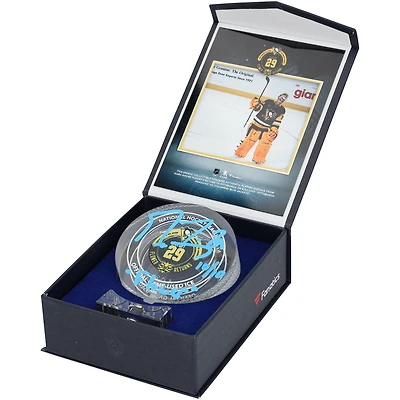 Rondelle de cristal autographiée par Marc-André Fleury des Penguins de Pittsburgh, commémorant son retour à Pittsburgh, avec inscription « Fleur » – Remplie de glace utilisée lors du match du 27/09/2025 – Édition limitée n° 10/10