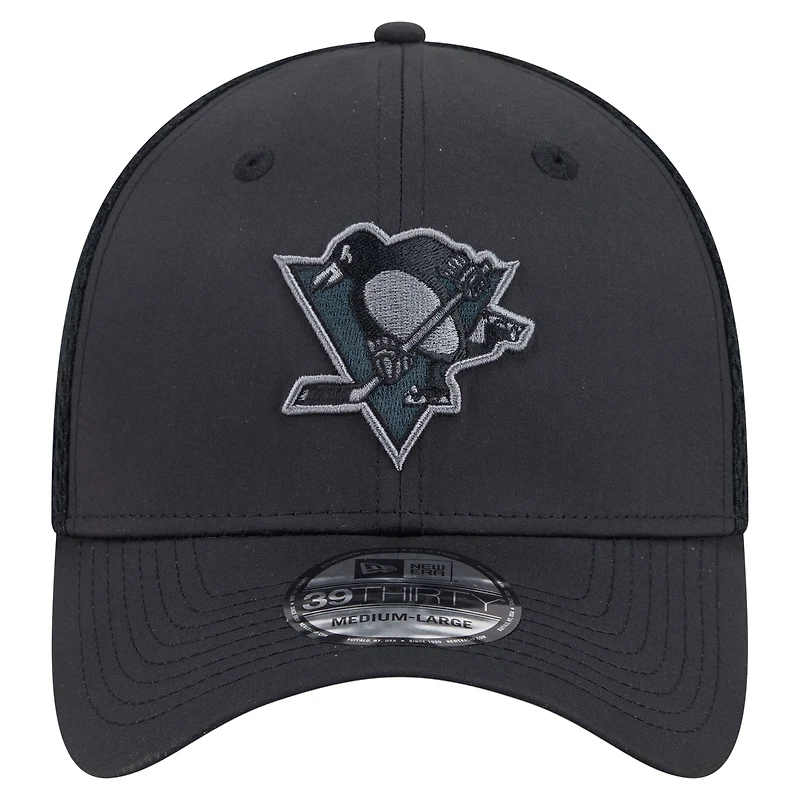 Men's New Era  Black Pittsburgh Penguins Blackout 39THIRTY Flex Fit Hat