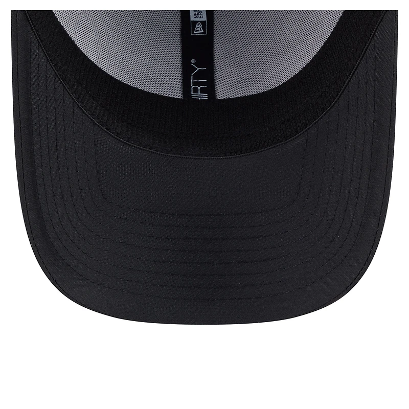 Men's New Era  Black Pittsburgh Penguins Blackout 39THIRTY Flex Fit Hat