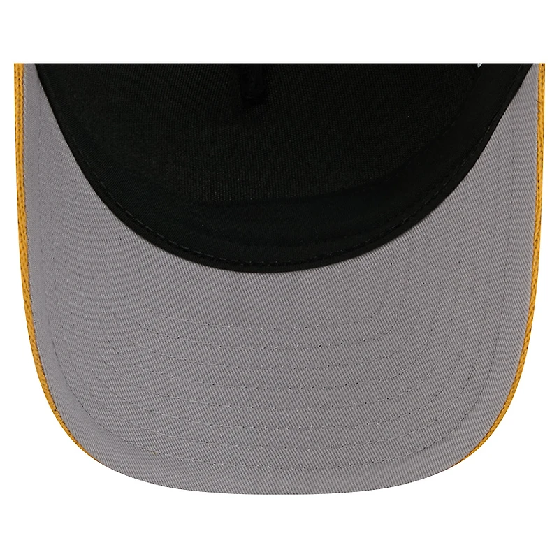 Casquette de camionneur ajustable New Era 9FORTY A-Frame M-Crown pour homme, couleur or/noir, motif chaussettes de hockey des Penguins de Pittsburgh