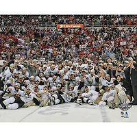Photo non signée de l'équipe des Penguins Pittsburgh célébrant leur victoire à la Coupe Stanley
