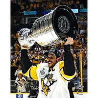 Photo non signée de Sidney Crosby, des Penguins Pittsburgh, champions la coupe Stanley 2017, brandissant
