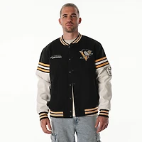 Veste universitaire unisexe The Wild Collective noire Pittsburgh Penguins à épaules tombantes et boutons-pression
