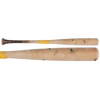 Adam Frazier, batte de baseball des Pirates de Pittsburgh, Tan Louisville Slugger, utilisée lors du match contre les Guardians de Cleveland, le 19 avril 2025