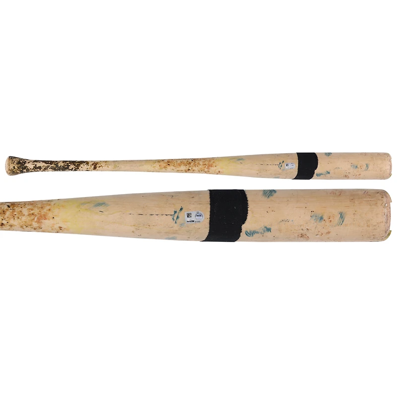 Bryan Reynolds, batte de baseball des Pirates de Pittsburgh, Tan Louisville Slugger, utilisée lors du match contre les Mariners de Seattle, le 6 juillet 2025