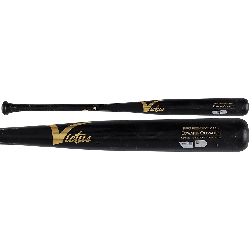 Batte de baseball Black Victus d'Edward Olivares, Pirates de Pittsburgh, utilisée lors du match contre les Nationals de Washington le 1er avril 2024