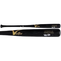 Batte de baseball Black Victus d'Edward Olivares, Pirates de Pittsburgh, utilisée lors du match contre les Nationals de Washington le 1er avril 2024