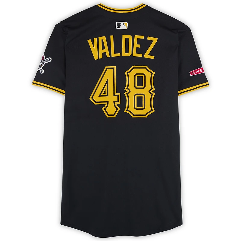 Maillot Nike noir n° 48 des Pirates de Pittsburgh d'Enmanuel Valdez, utilisé lors de plusieurs matchs de la saison 2025 de la MLB.