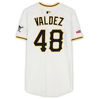 V106832 Pirate Enmanuel Valdez Pittsburgh Pirates Maillot blanc n° 48 émis par le joueur de la saison MLB 2025 48 Enmanuel Valdez UNS PI JERSEY 45835 COLGMUJER PIBBJR0980 #1