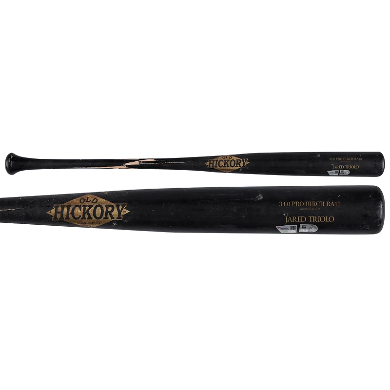 Batte de baseball cassée en vieux hickory noire de Jared Triolo des Pirates de Pittsburgh contre les Yankees de New York le 28 septembre 2024