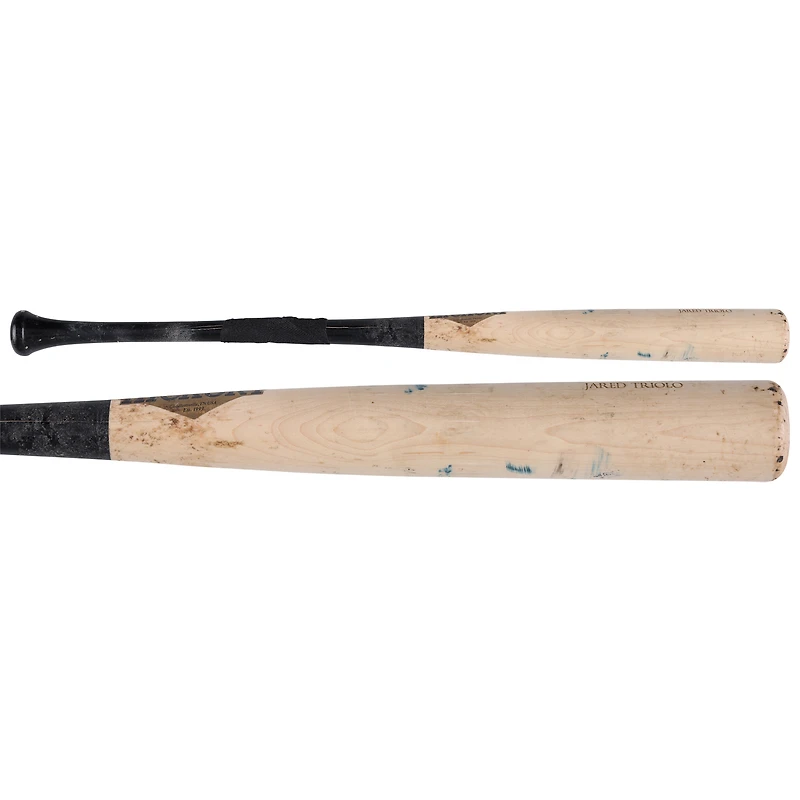 Batte de baseball cassée en vieux hickory beige/noire de Jared Triolo, utilisée par les Pirates de Pittsburgh lors du match contre les Yankees de New York, le 4 avril 2025
