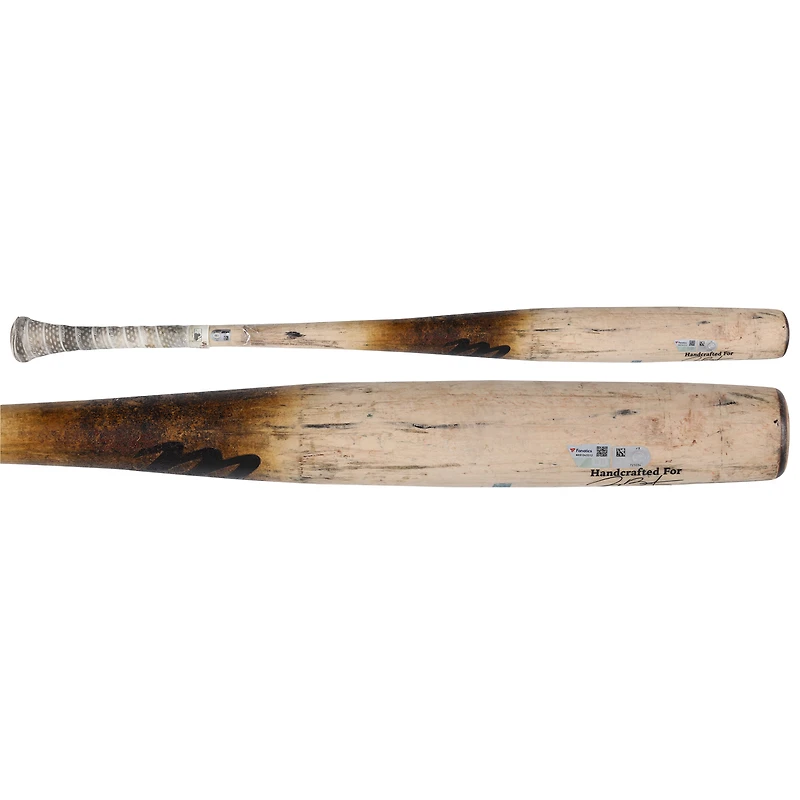 La batte cassée de Tan Marucci, utilisée par Joey Bart des Pirates de Pittsburgh contre les Brewers de Milwaukee, le 23 mai 2025