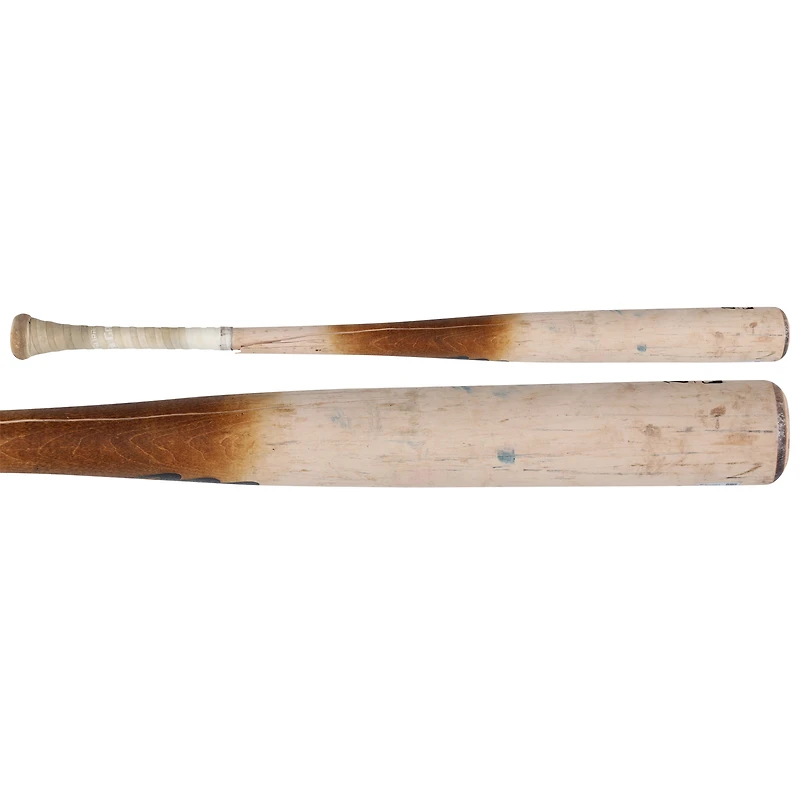 La batte cassée de Tan Marucci, utilisée par Joey Bart des Pirates de Pittsburgh contre les Rays de Tampa Bay le 31 mars 2025