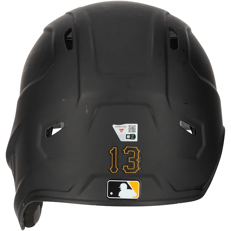 Casque de frappeur noir n° 13 de Ke'Bryan Hayes, des Pirates de Pittsburgh, utilisé lors du match contre les Yankees de New York le 4 avril 2025