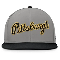Casquette ajustée Fanatics pour homme gris/noir Pittsburgh Pirates Clubhouse Dugout