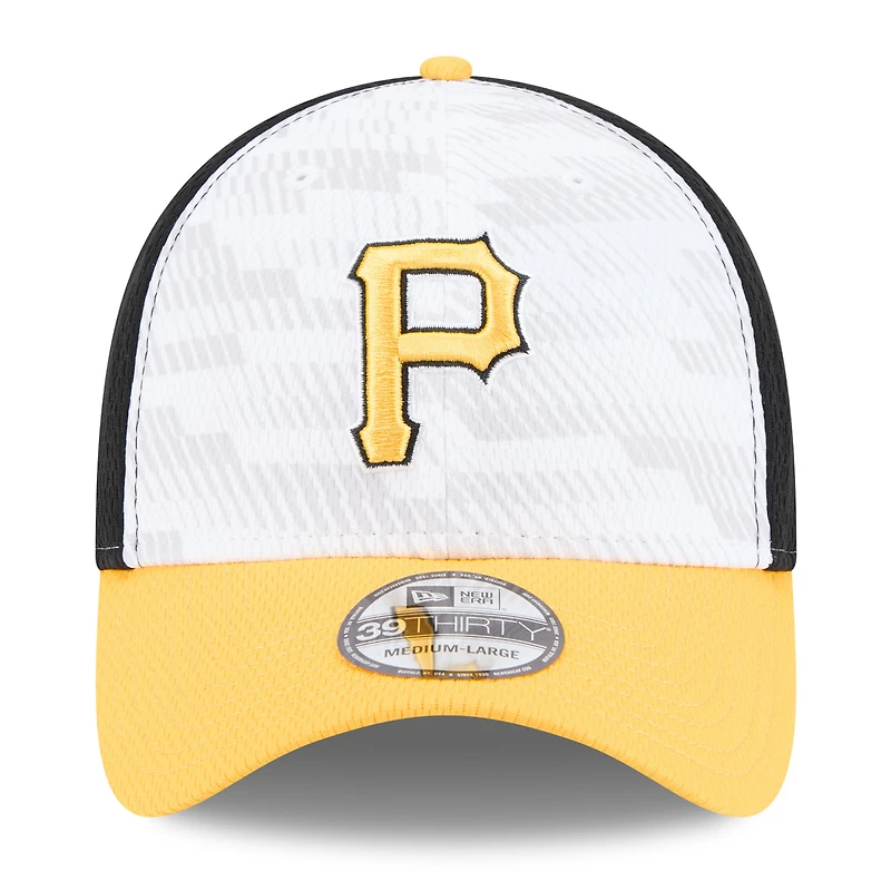 Casquette New Era noire/dorée Pittsburgh Pirates 2025 MLB Clubhouse 39THIRTY Flex pour homme