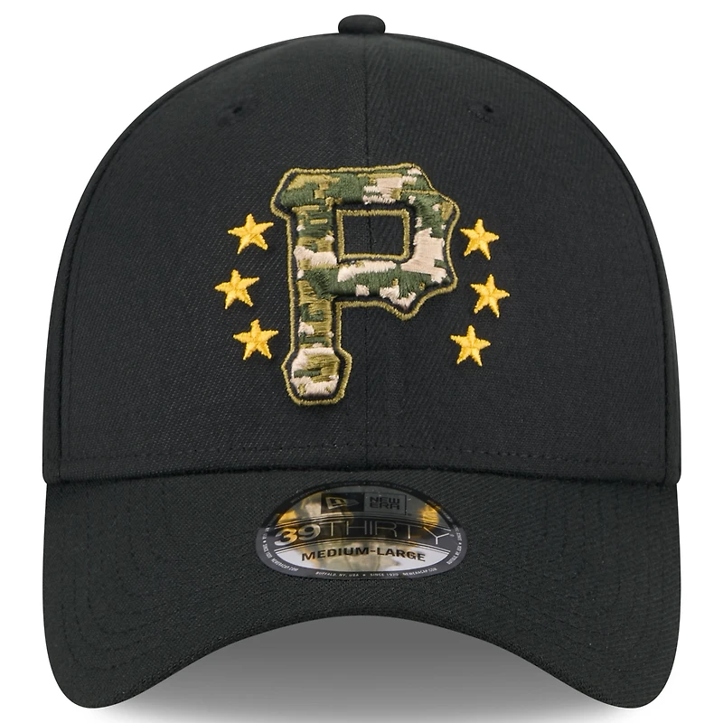 Casquette flexible 39THIRTY pour la Journée des forces armées 2024 Pirates de Pittsburgh New Era noire hommes