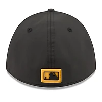 Men's New Era  Black Pittsburgh Pirates 2026 Clubhouse M-Crown 39THIRTY Flex Hat