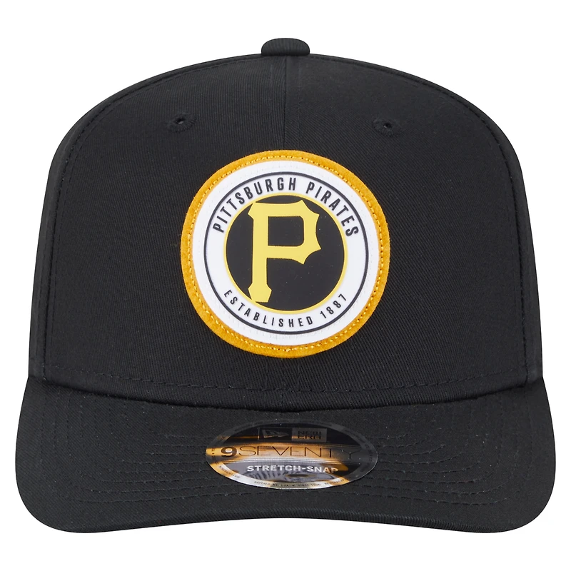 Casquette extensible à bouton-pression New Era noire avec écusson circulaire 9SEVENTY des Pirates de Pittsburgh pour homme