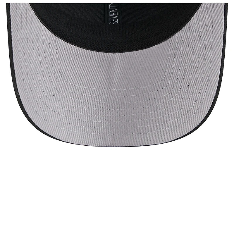 Men's New Era Black Pittsburgh Pirates Flag 9SEVENTY Stretch-Snap Hat