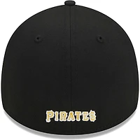 Men's New Era Black Pittsburgh Pirates Logo 39THIRTY Flex Hat