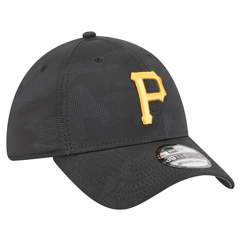 Casquette New Era 39THIRTY Flex noire à motif camouflage ton sur des Pirates de Pittsburgh pour homme