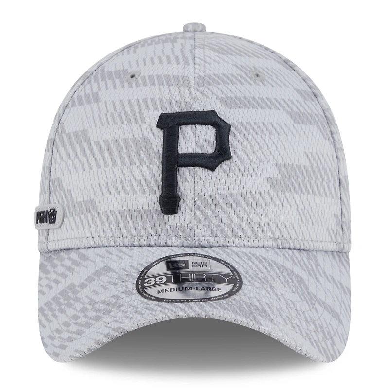 Men's New Era Gray Pittsburgh Pirates 2025 MLB Clubhouse 39THIRTY Flex Hat