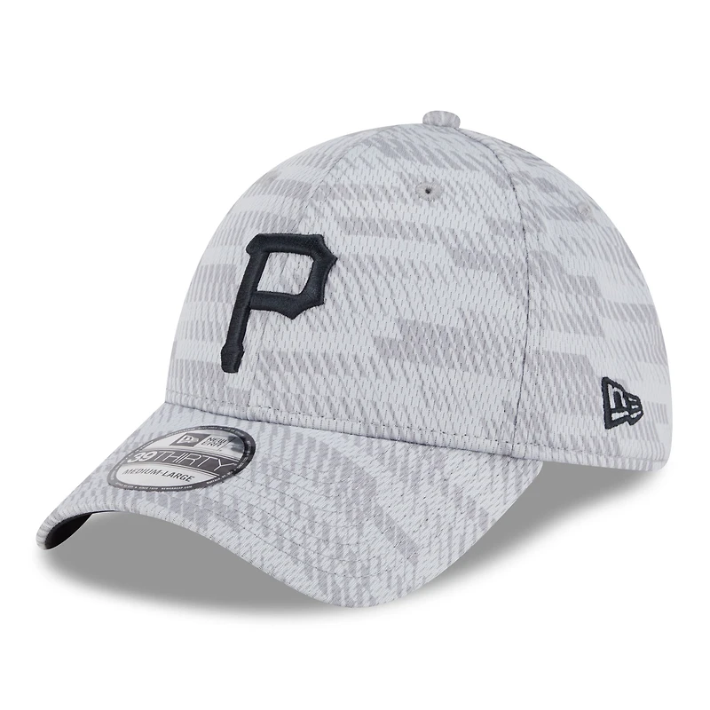 Men's New Era Gray Pittsburgh Pirates 2025 MLB Clubhouse 39THIRTY Flex Hat