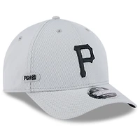 Casquette ajustable MLB Clubhouse 9FORTY M-Crown 2025 des Pirates de Pittsburgh de New Era pour homme, gris