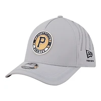 Casquette New Era grise Pittsburgh Pirates pour homme, modèle 39THIRTY, A monture et couronne perforée.
