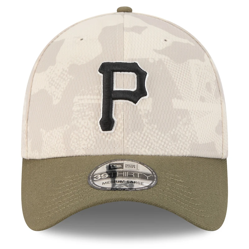 Casquette 39THIRTY Flex pour homme, beige clair/olive, Pirates de Pittsburgh 2025, Journée des forces armées