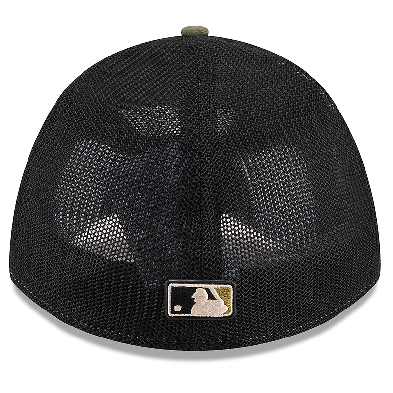 Men's New Era Olive Pittsburgh Pirates 2026 Armed Forces Day 39THIRTY M-Crown Flex Hat