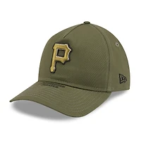 Casquette ajustable New Era olive Pittsburgh Pirates 2026 Journée des forces armées 9TWENTY pour homme