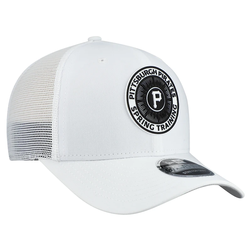 Casquette trucker ajustable New Era blanche Pittsburgh Pirates 2026 Spring Training Fan Pack 9SEVENTY pour homme