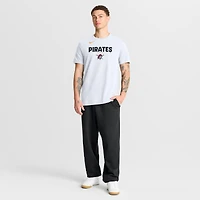 T-shirt Nike blanc pour homme avec le nom de l'équipe en gras des Pirates Pittsburgh