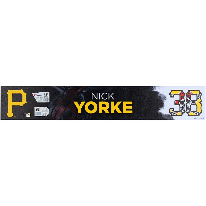 Plaque signalétique n° 38 de Nick Yorke, joueur des Pirates de Pittsburgh, lors de l'entraînement de printemps 2025 de la MLB